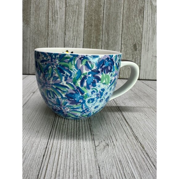 Lilly Pulitzer Set of 2 Blue Floral Tea Coffee Cups with Golden Handle 4" DIA - Picture 2 of 11